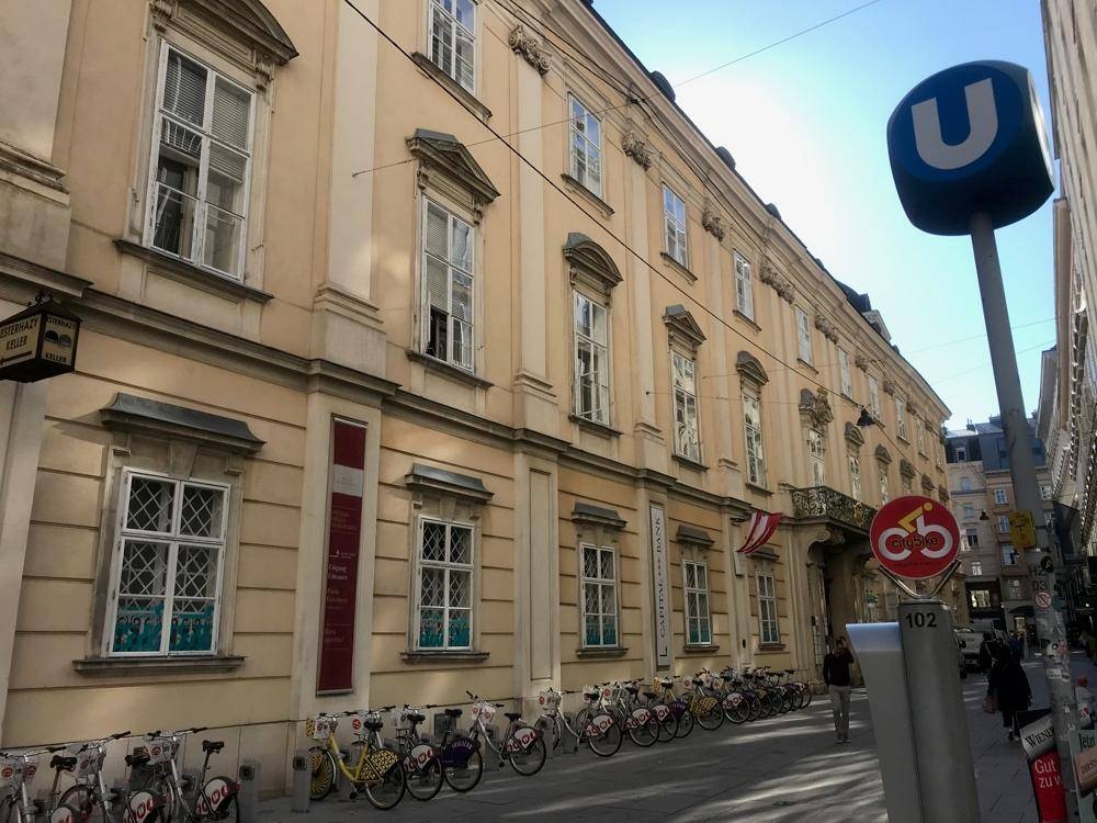 1010 Wien, Wallnerstraße 4 außen