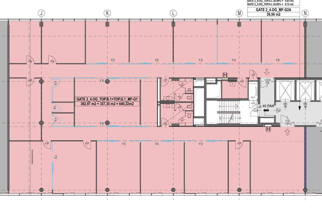Detaillierter Grundriss einer Büroetage mit Sanitärbereichen, Treppenhäusern und flexiblen Büroräumen.