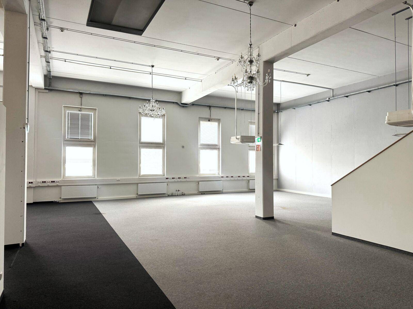 LOFT Büro im Gewerbehaus 1160 – pohled 2