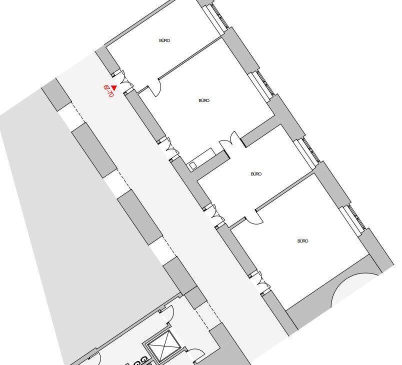 Grundrissplan einer Büroetage mit mehreren einzelnen Büroräumen und einem Flur.