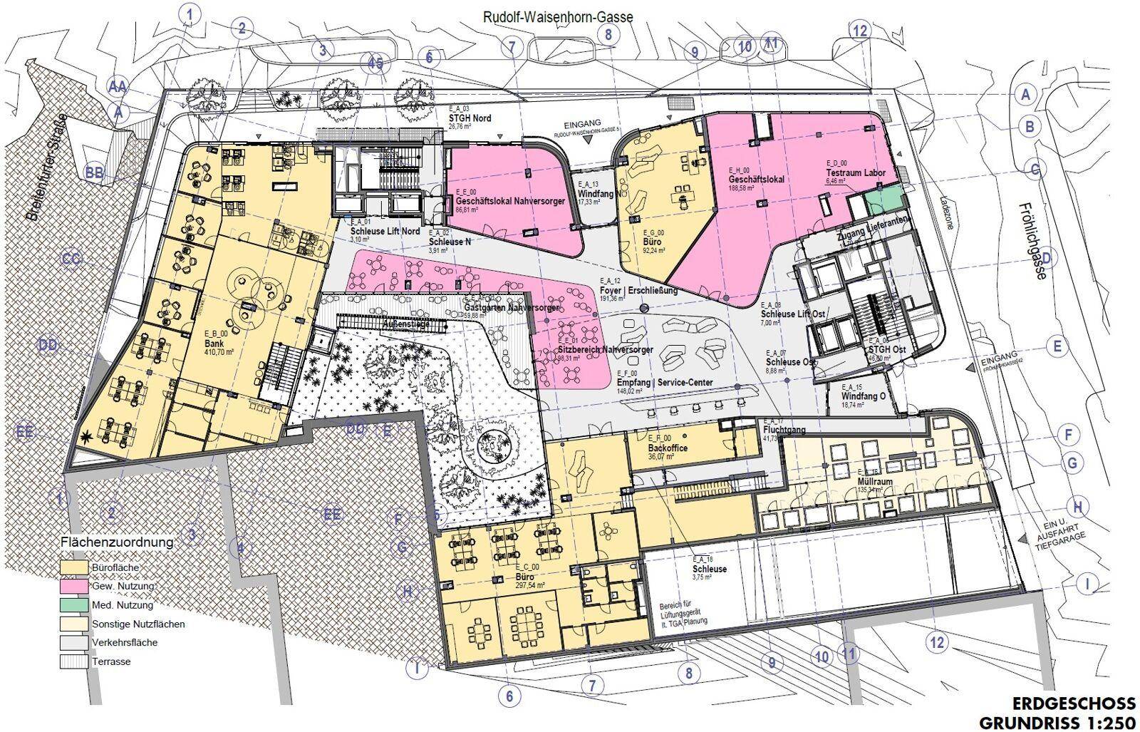 Grundriss des Erdgeschosses mit Büro- und Gewerbeflächen, Terrassen und einer zentralen Grünfläche.