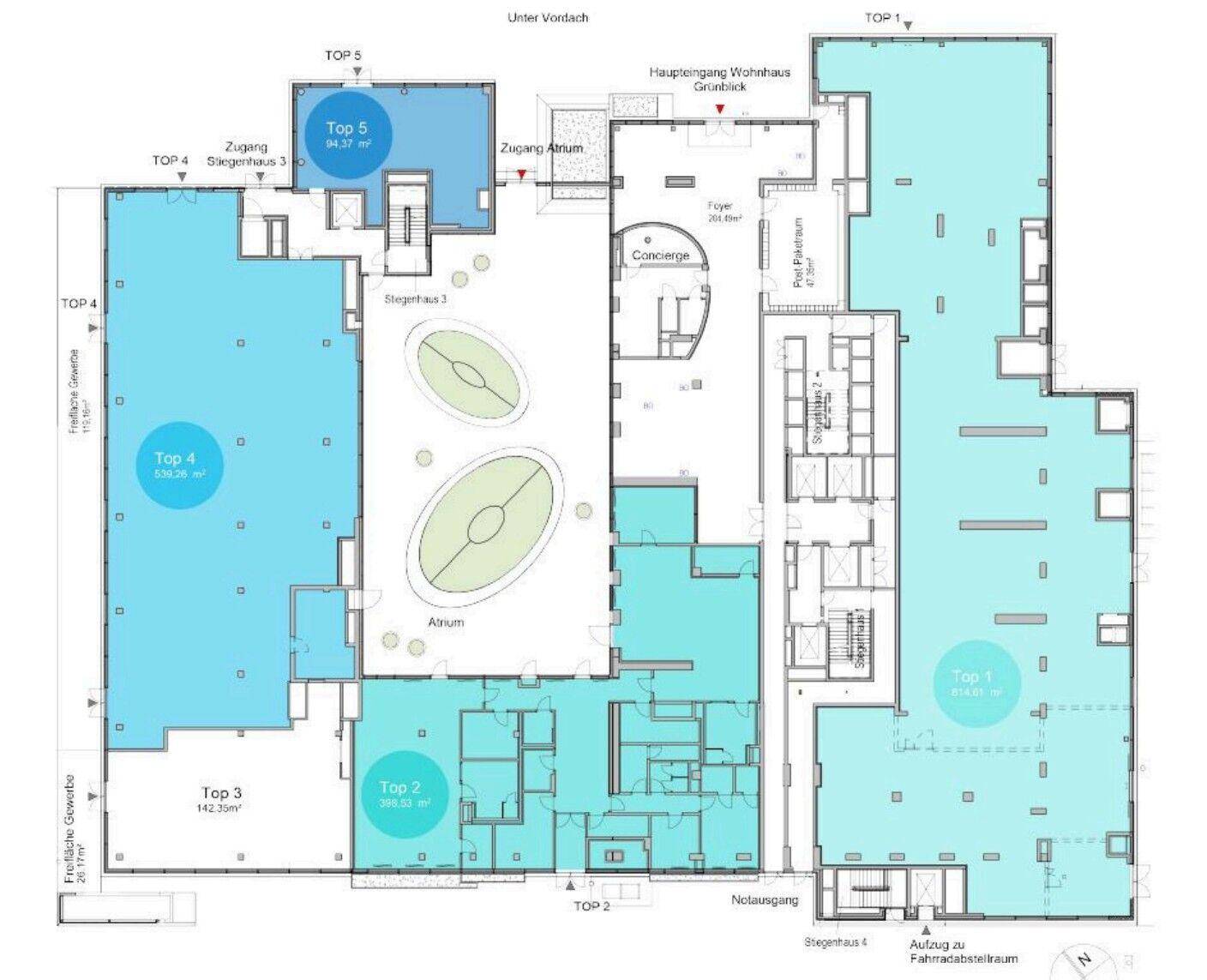 Übersichts-Grundrissplan eines Gebäudekomplexes mit verschiedenen Gewerbeflächen und einem Atrium.