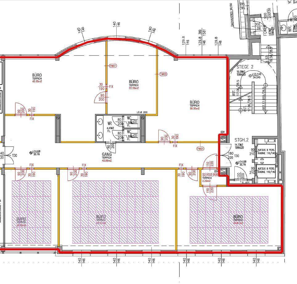 Grundriss einer Etage mit mehreren Büros, einem Gang und Sanitärbereichen, hervorgehoben in Rot.