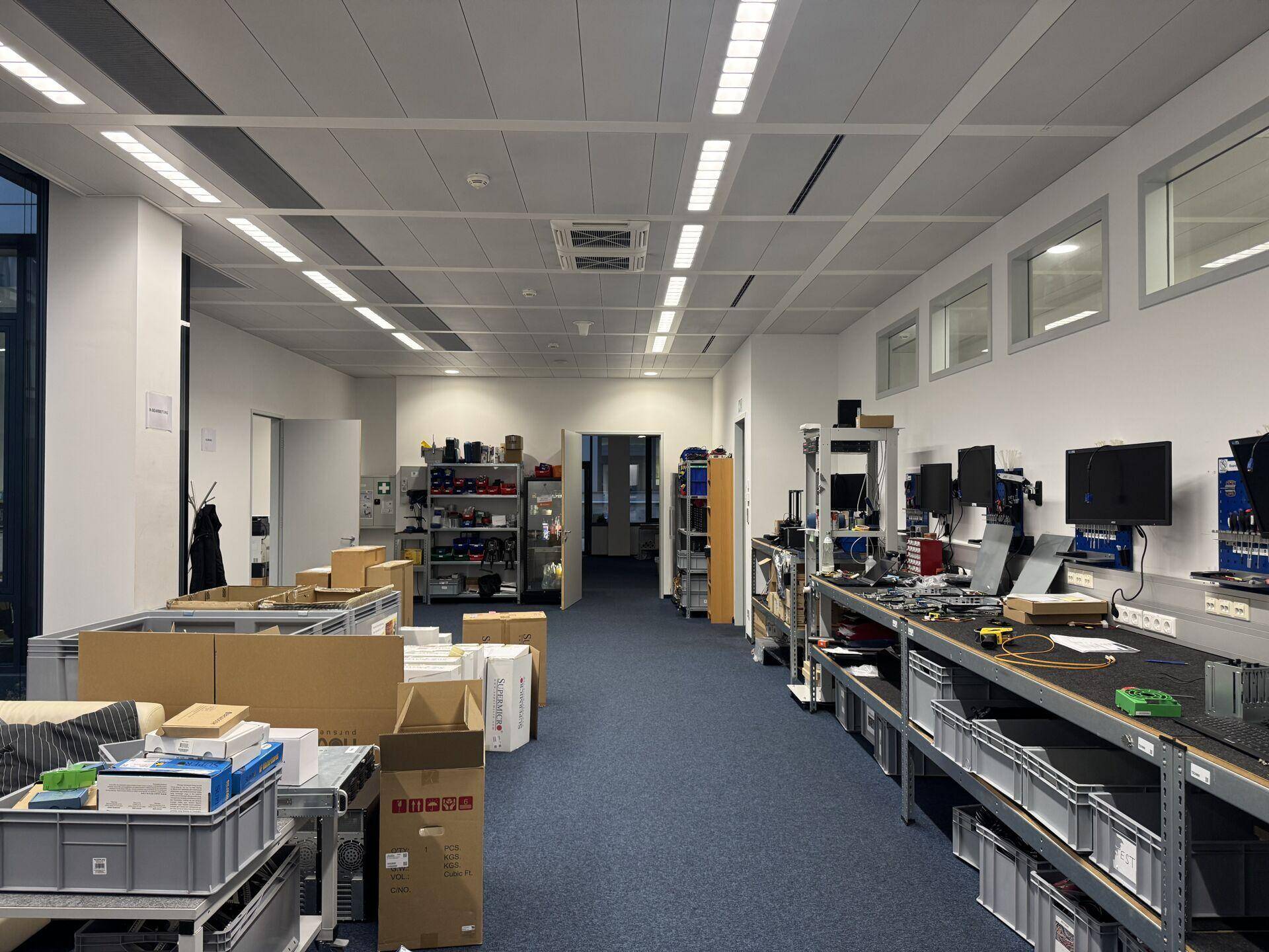 EURO PLAZA 6 - Büro/Werkstatt/Lager - Ansicht 2