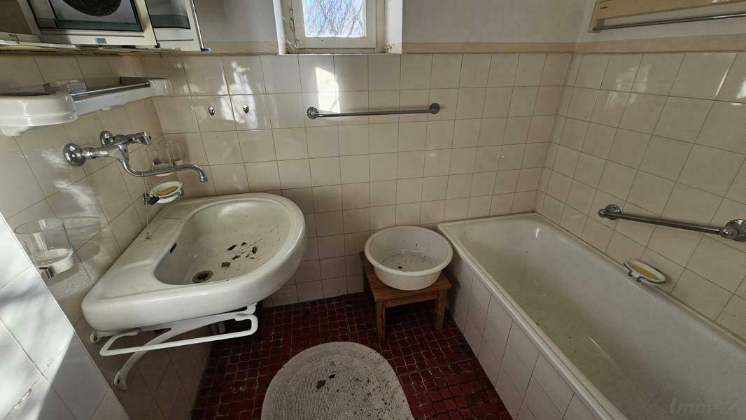 Bad mit Wanne