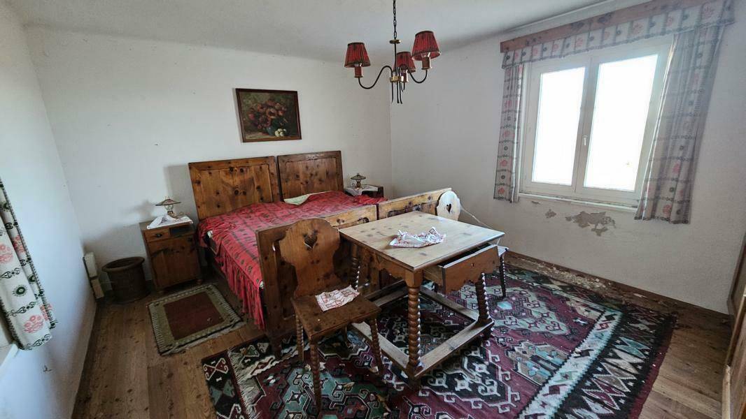 geräumiges Schlafzimmer