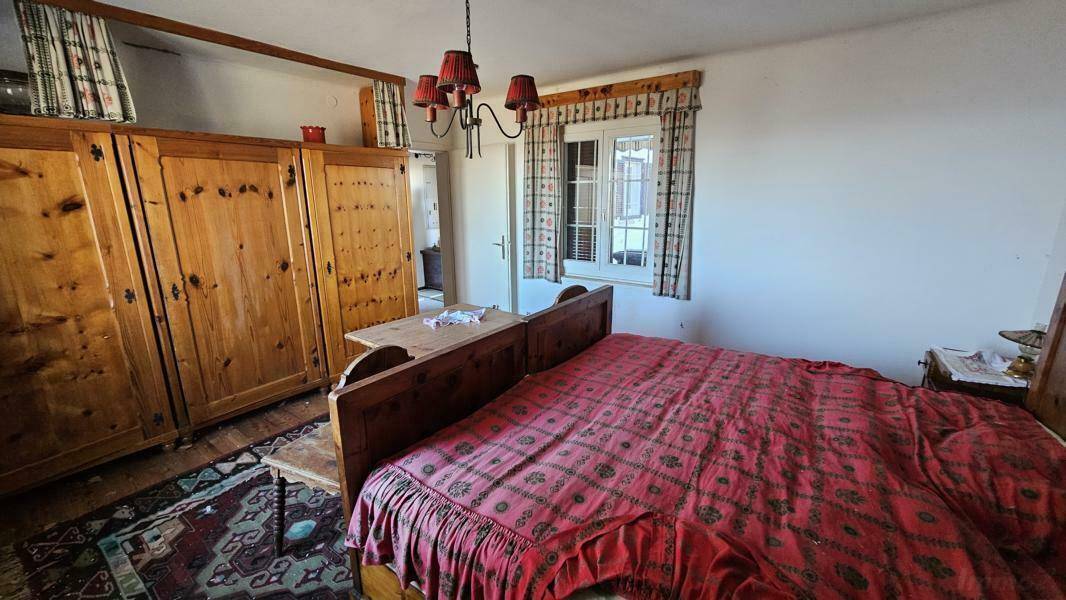 geräumiges Schlafzimmer