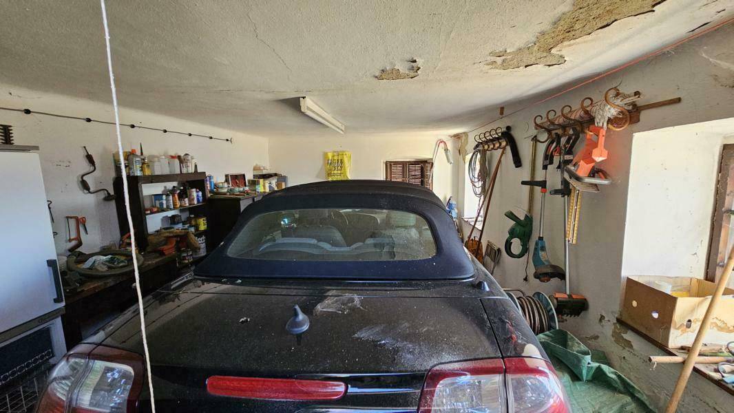 Garage direkt beim Haus