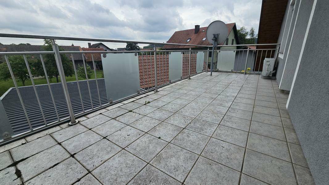 riesiger Balkon im OG