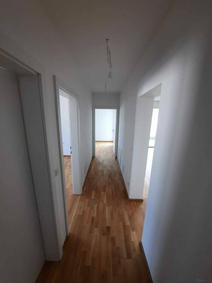 HONORARFREI **Anleger aufgepasst**Penthousecharakter ** Exklusives Wohngefühl - Erstbezug in wunderbarer Lage ** Einziehen &amp; das Leben genießen ** - Vista 6