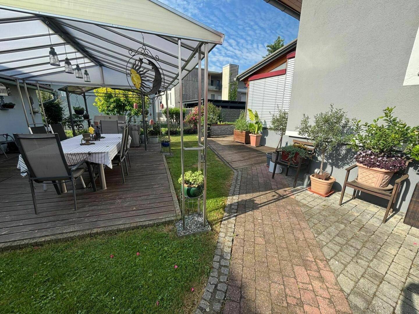 Sonnenterrasse mit Griller
