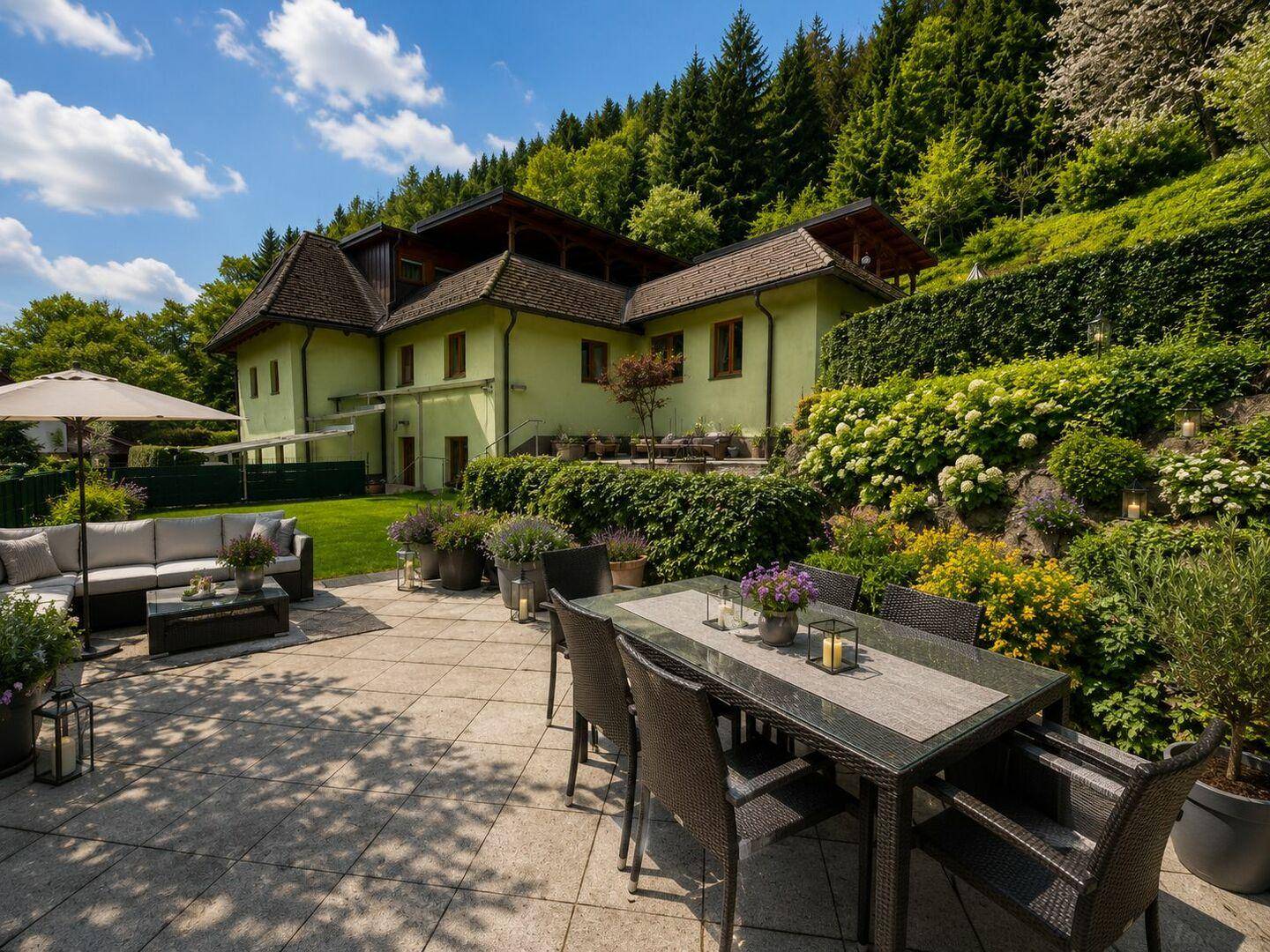 Exklusives Landhaus mit historischem Charme, modernem Zubau &amp; eigenem Wald - Ansicht 2