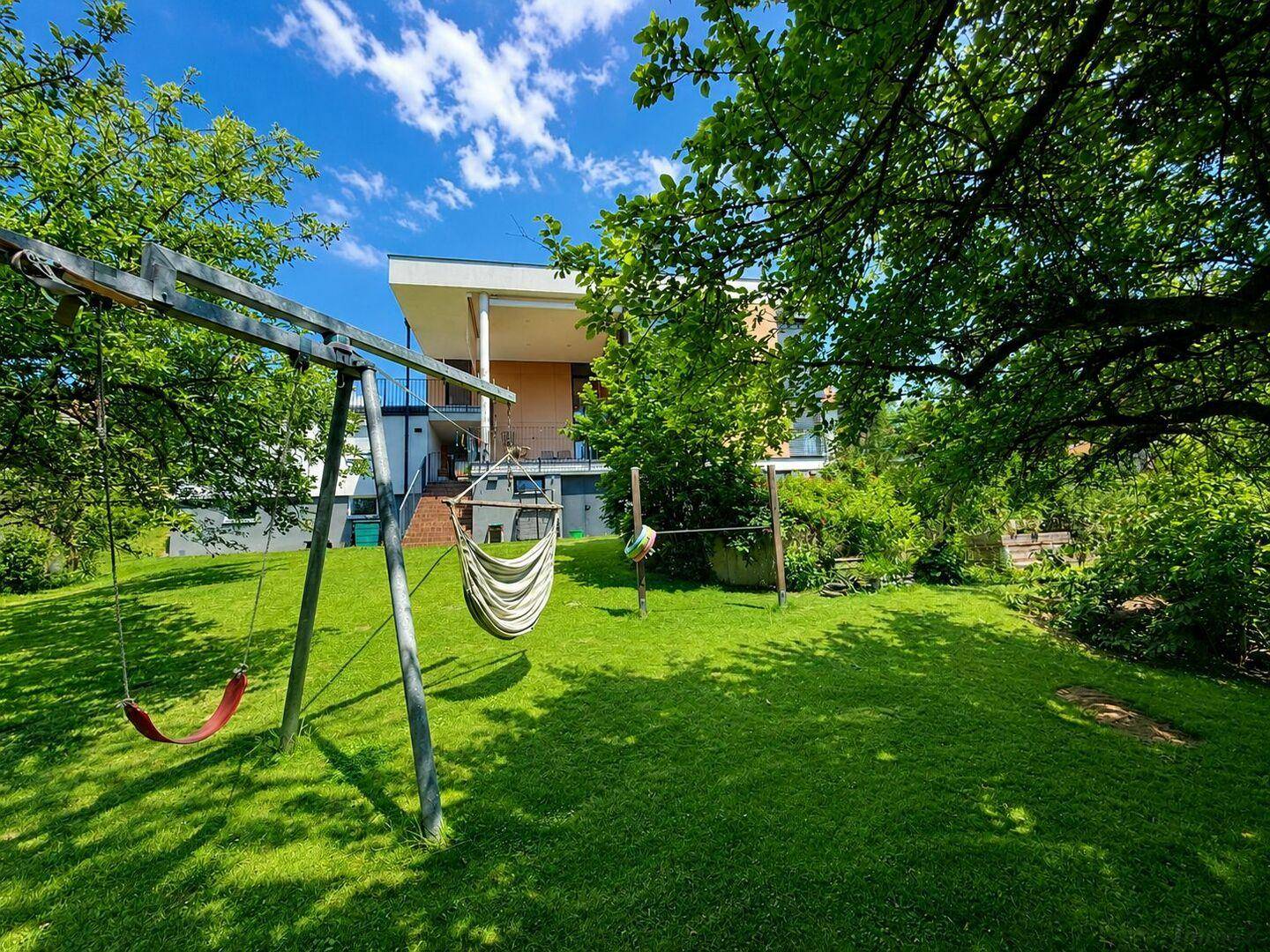 Baumeisterhaus mit Panoramablick - ein Zuhause, das mehr kann! Moderne Technik trifft private Wohlfühlmomente in Sackgassenlage! Blick über das Raabtal – pohled 3