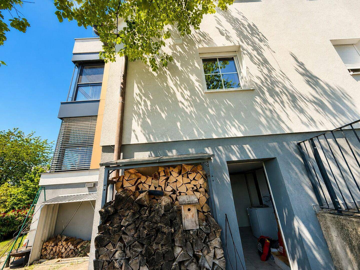 Baumeisterhaus mit Panoramablick - ein Zuhause, das mehr kann! Moderne Technik trifft private Wohlfühlmomente in Sackgassenlage! Blick über das Raabtal – pohled 5