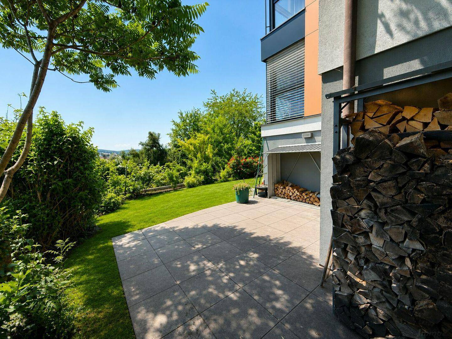 Baumeisterhaus mit Panoramablick - ein Zuhause, das mehr kann! Moderne Technik trifft private Wohlfühlmomente in Sackgassenlage! Blick über das Raabtal – pohled 4