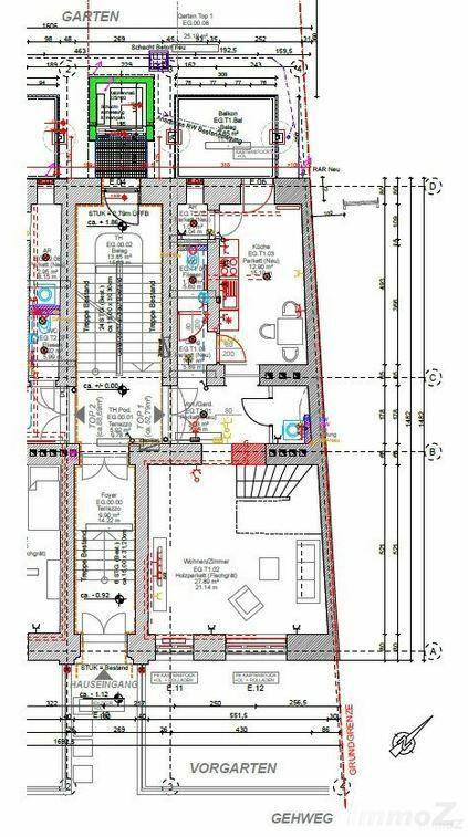 Detaillierter Grundriss mit offenem Wohnbereich, Garten und Balkon.