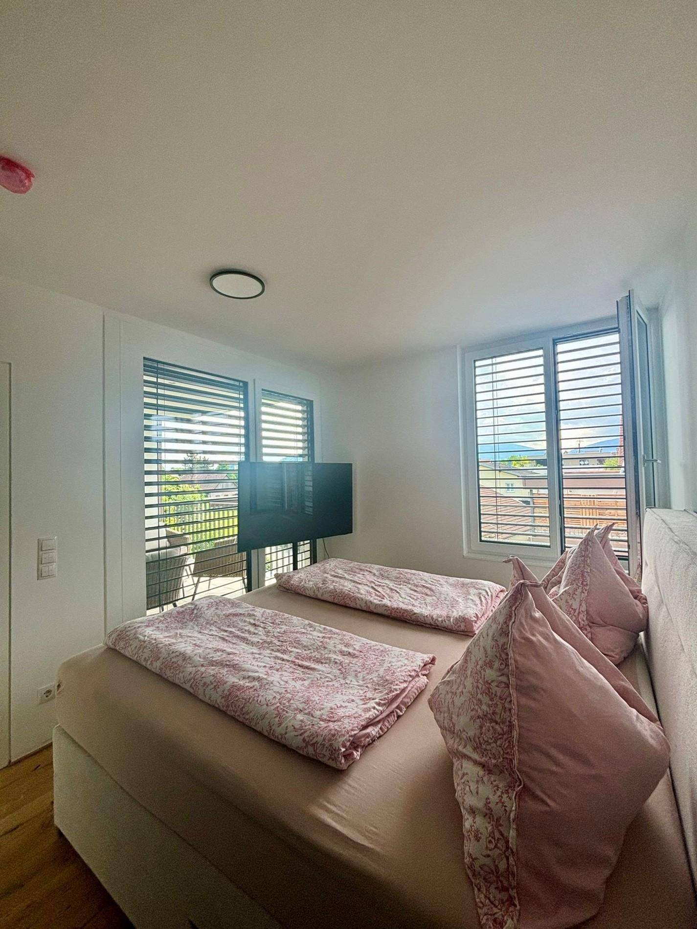 Schlafzimmer_Aussicht Terrasse