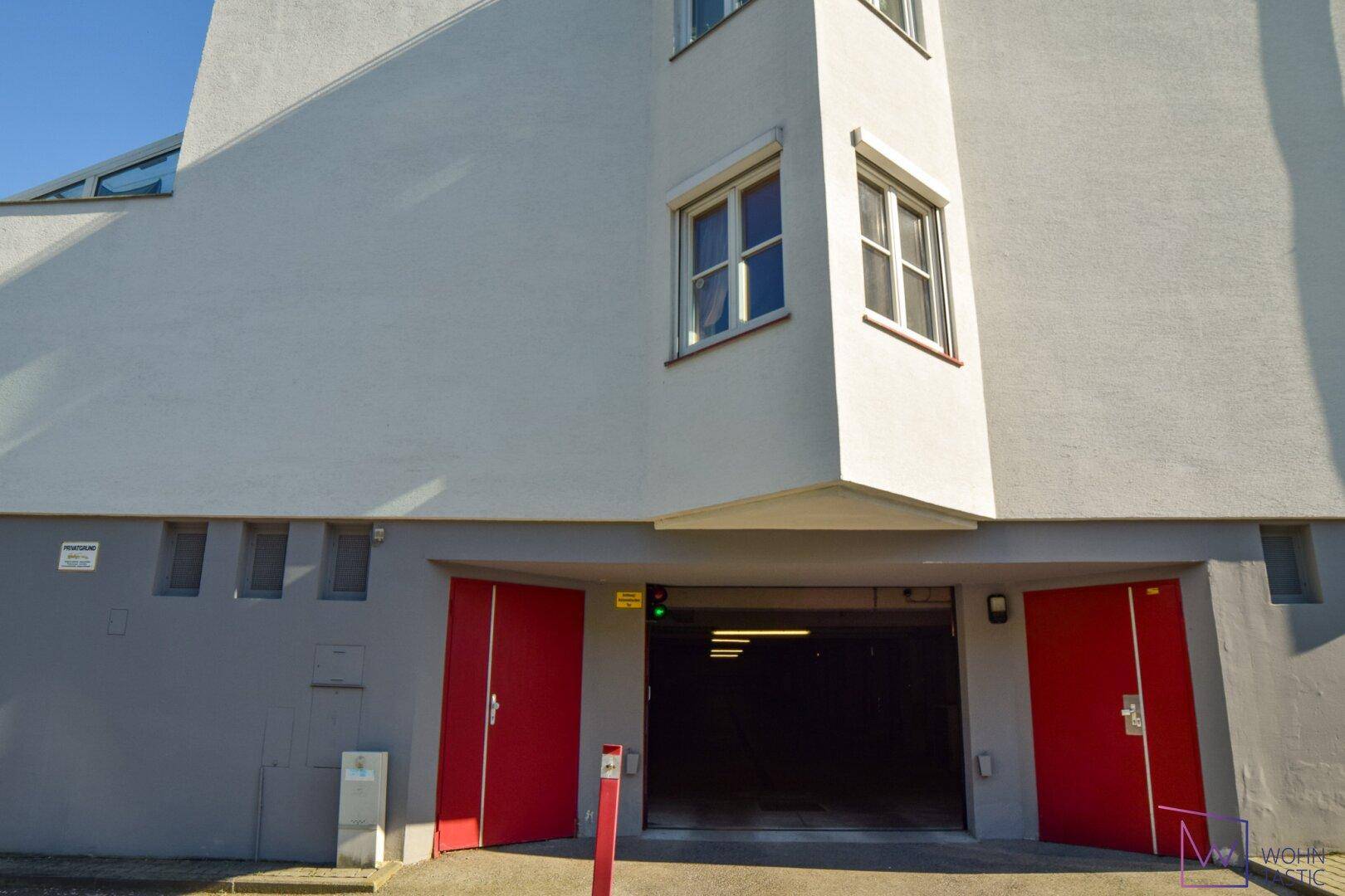 Einfahrt zur Garage