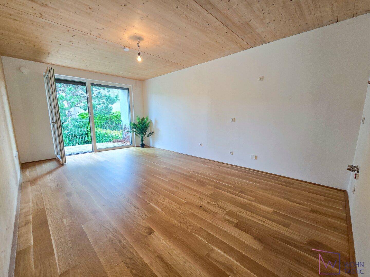 Wohnzimmer mit direktem Ausgang zur Loggia