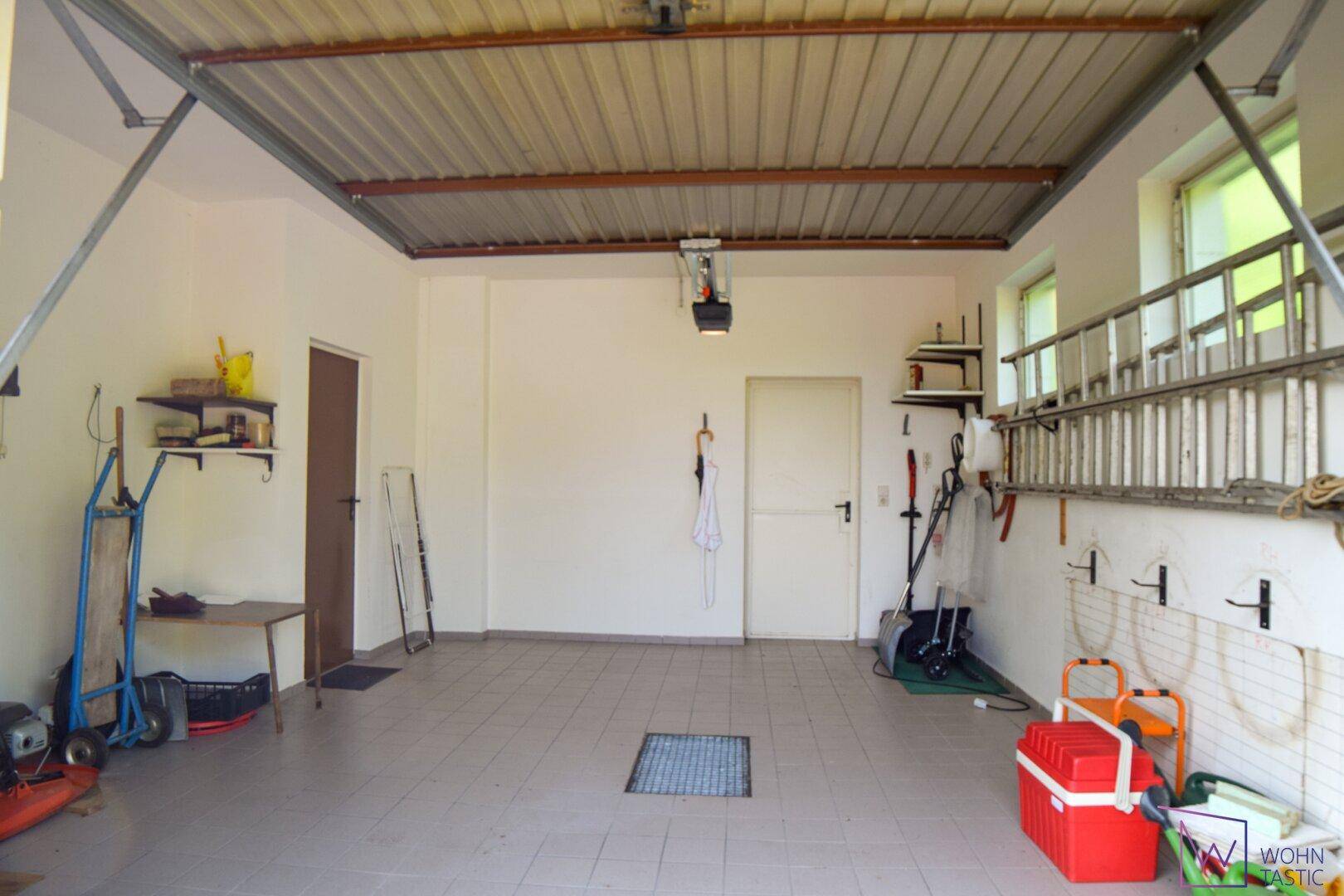 Garage mit direktem Hauszugang