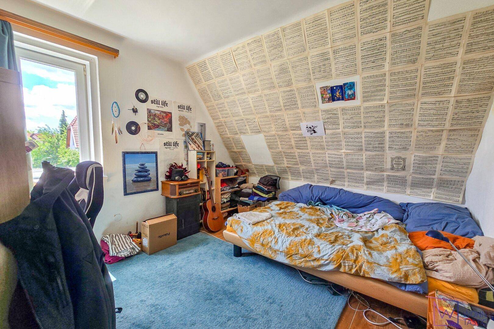 Zimmer 3 mit Blick in den Garten