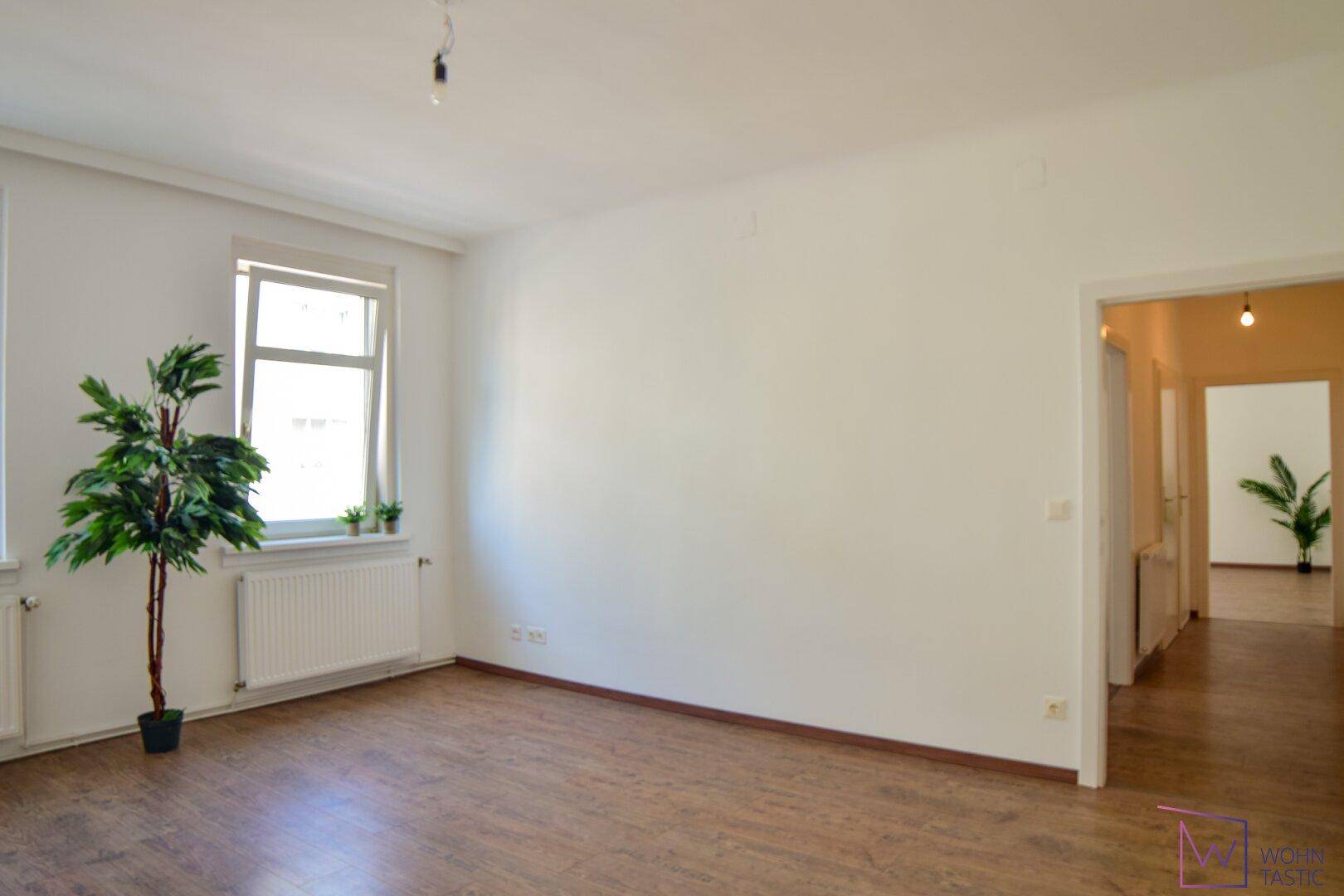 Zimmer 1 zentral vom Vorzimmer begehbar.