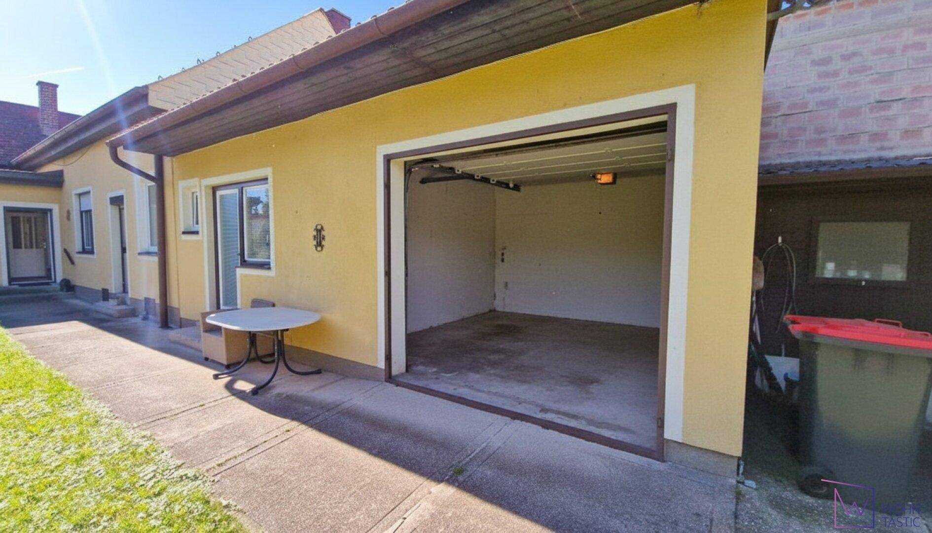 Blick in die Garage.