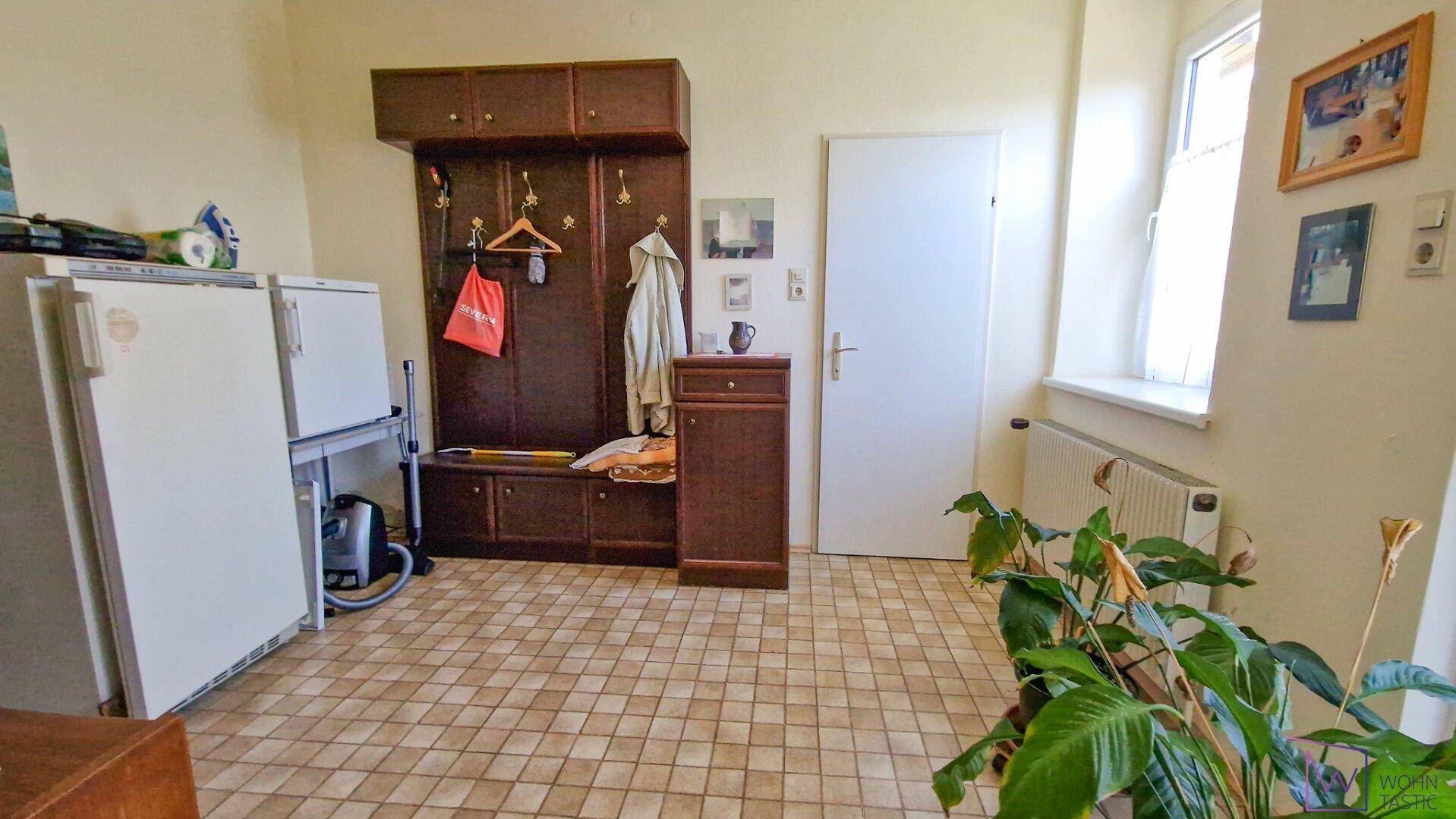 Vorraum mit direktem Abgang in den Brunnenkeller.