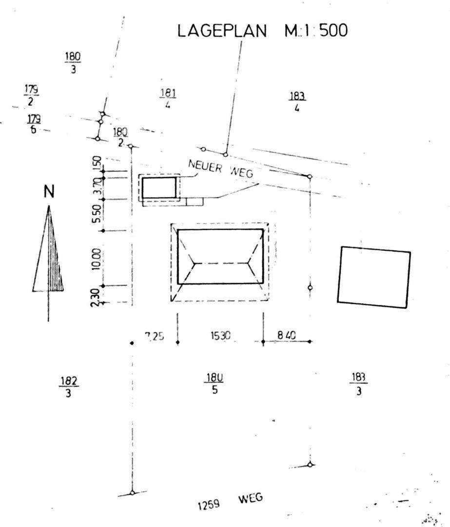 Lageplan des Grundstücks mit eingezeichnetem Gebäude und neuem Weg.