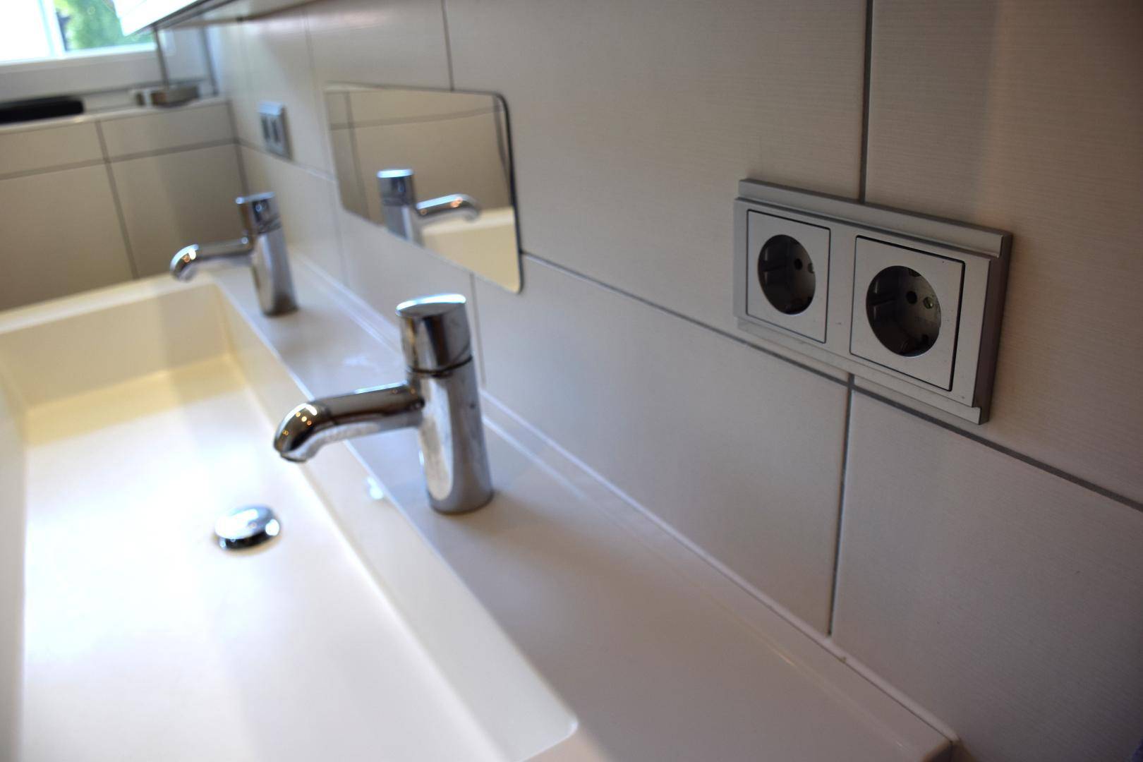 Doppelwaschbecken Badezimmer OG