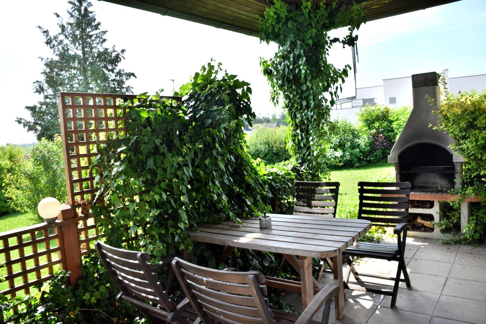 überdachte Terrasse