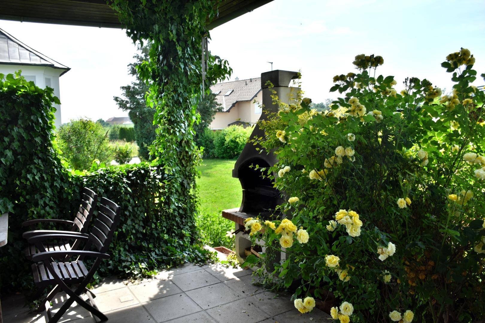 Terrasse mit Griller