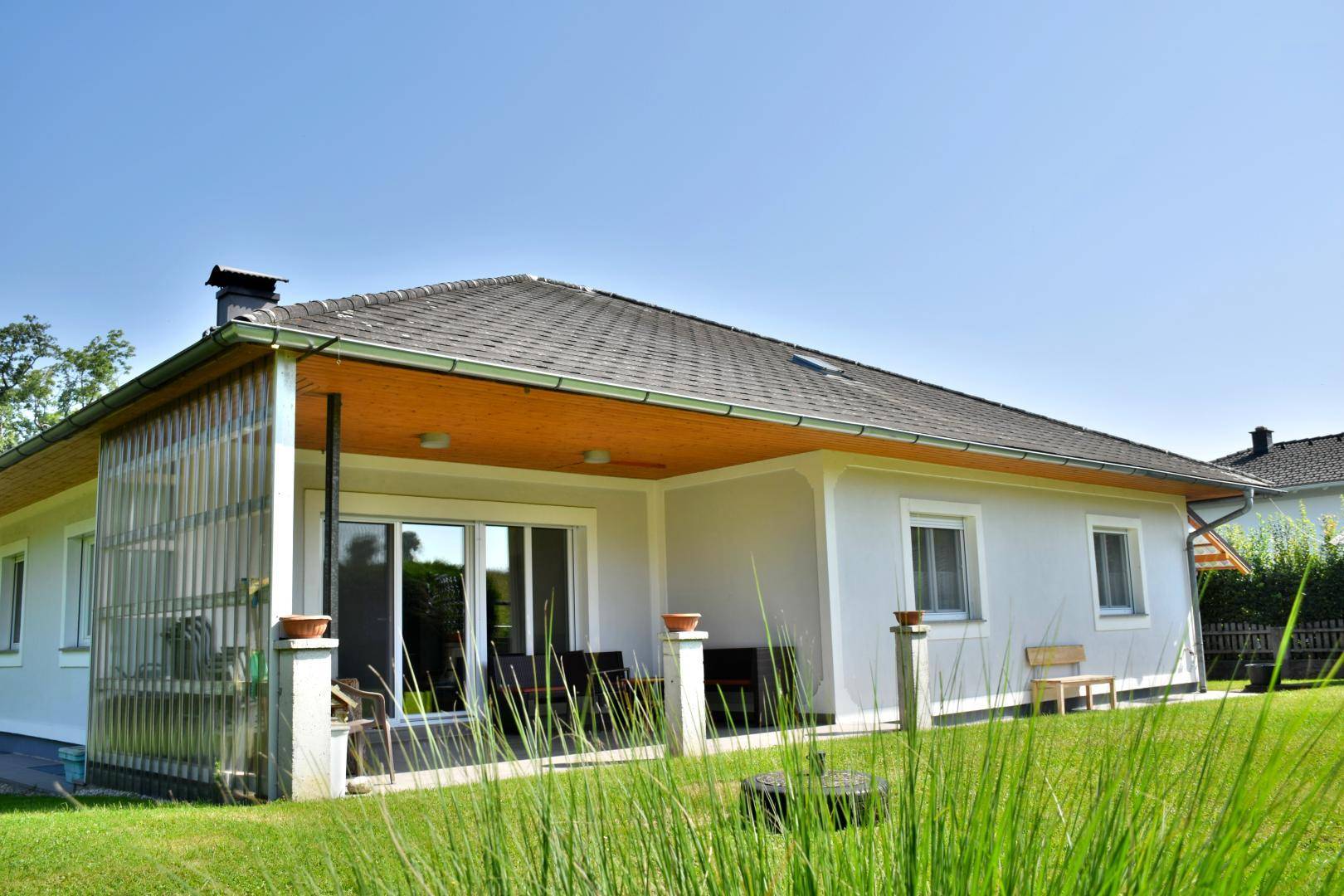 Bungalow mit überdachter Terrasse