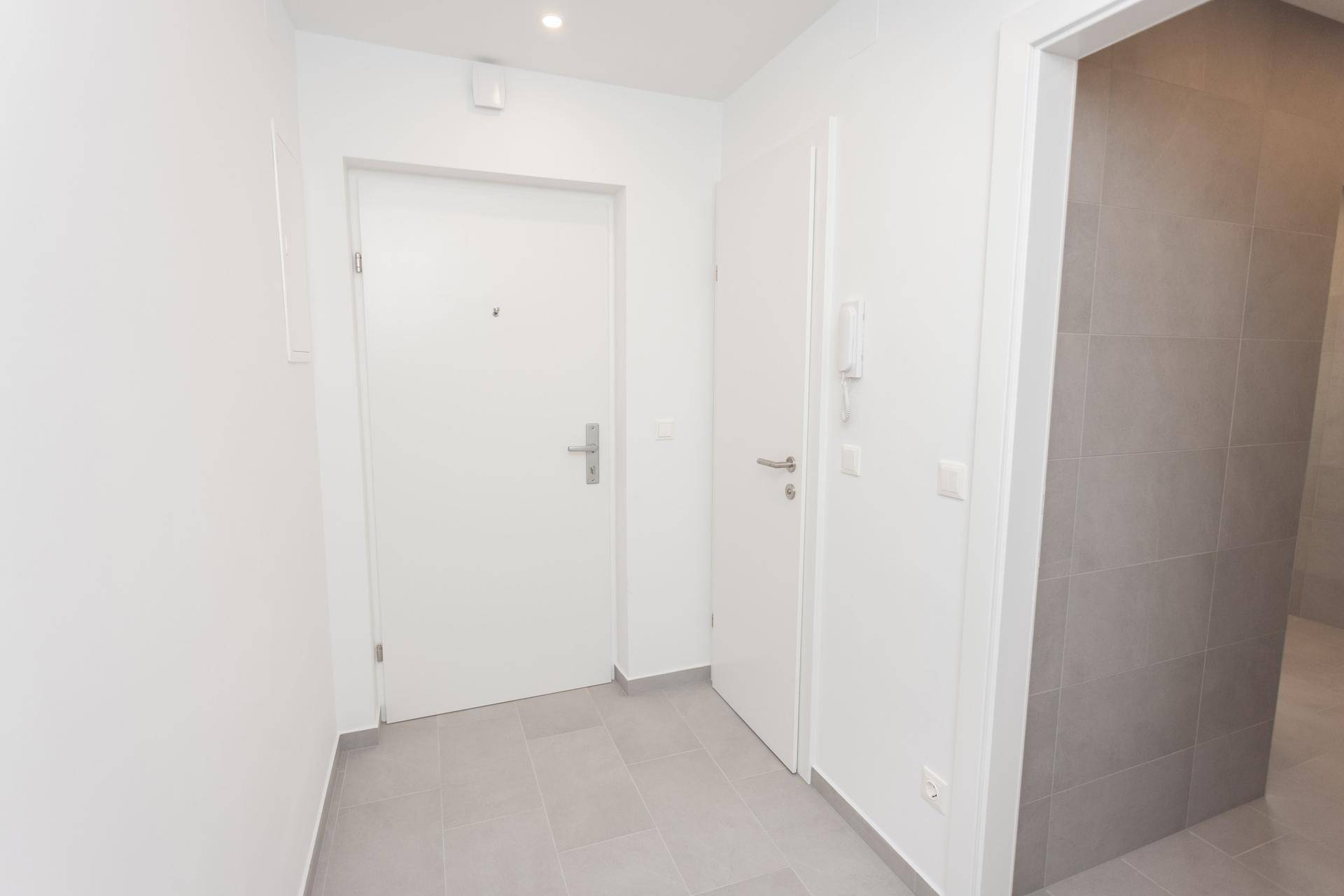 Tolle Lage trifft auf großartige Kernsanierung - 3 Zimmer Eigentumswohnung in 1100 Wien mit großartiger Infrastruktur und Balkon - selbstverständlich provisionsfrei! - Ansicht 3