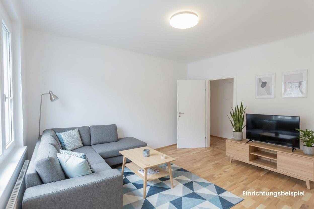 Gemütliches Wohnzimmer mit modernem Sofa, Holzboden und großem Fenster, als Einrichtungsbeispiel.