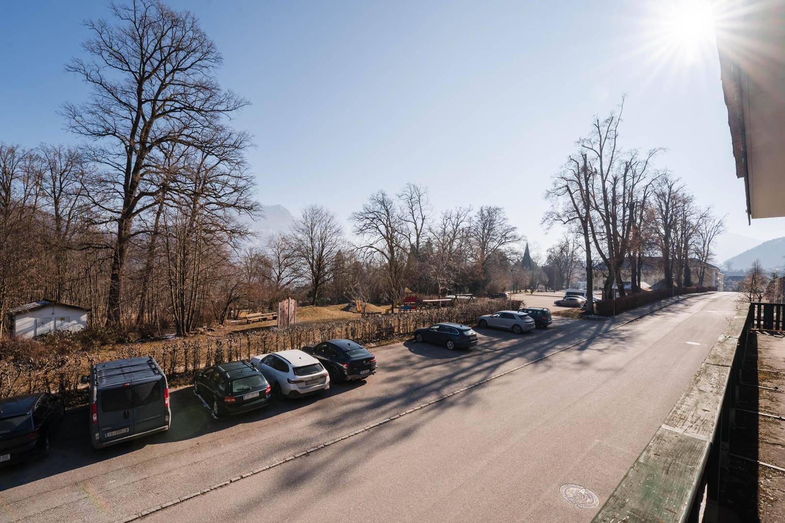 ANLEGERWOHNUNG mit Blick auf den Schlosspark &amp; Traunstein - 2-Zimmer - große Loggia - zentral in Altmünster - NEUBAU - Meer