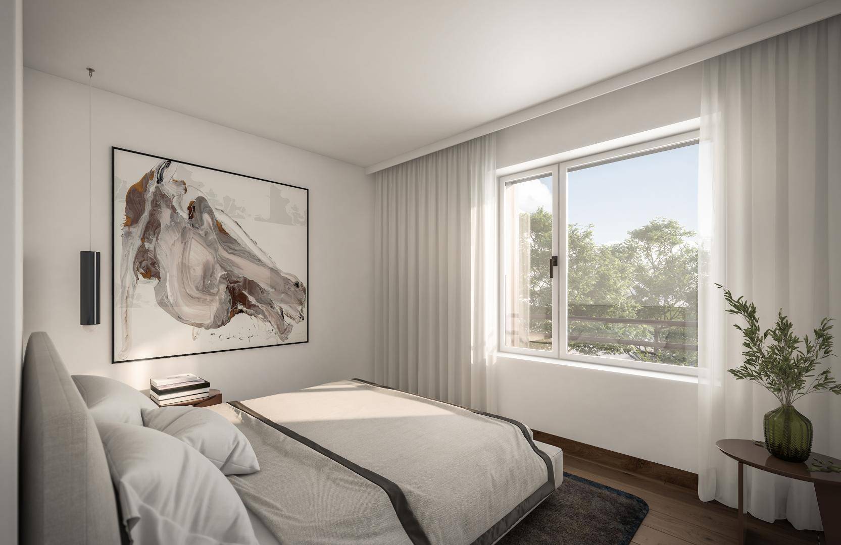 Modernes Schlafzimmer mit großem Bett, Kunstwerk und Fenster mit Blick ins Grüne.