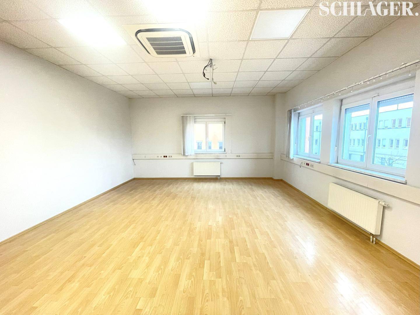 Büro 1. OG, 255 m², Schmiedlstraße 3