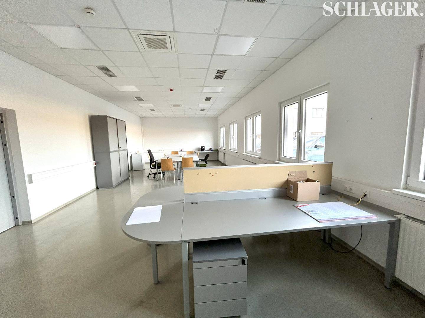 Büro EG
