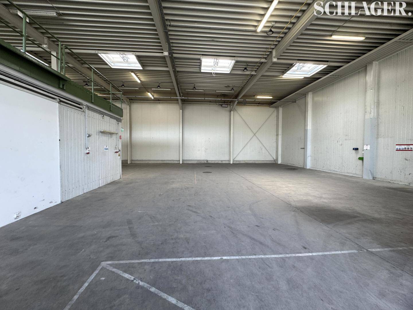 Halle mit Büroanteil im Süden von Graz