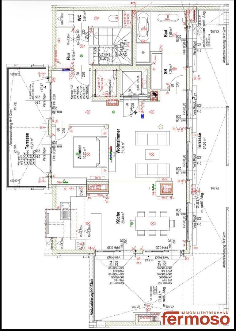 Grundriss der Hauptebene mit Küche, Wohnzimmer, Zimmer und zwei Terrassen.