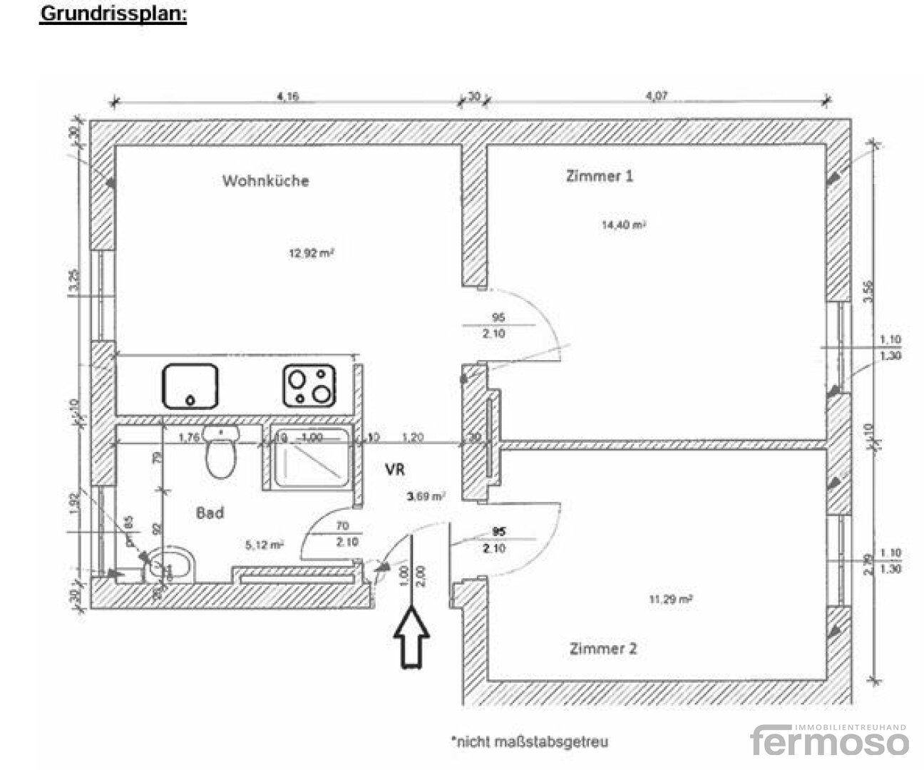 Grundrissplan einer Wohnung mit Wohnküche, zwei Zimmern, Bad und Vorraum.