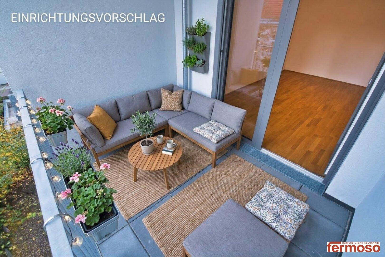 Virtuell eingerichteter Balkon mit Lounge-Möbeln und Pflanzen.