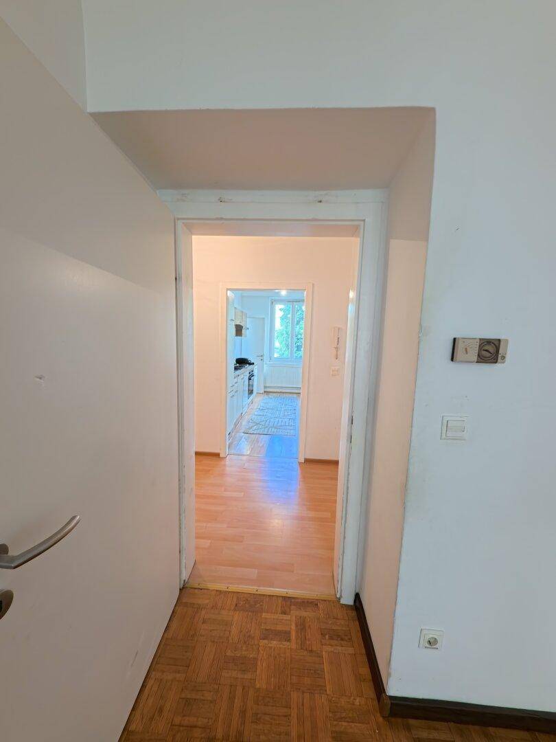 Blick vom Wohnzimmer Richtung Küche