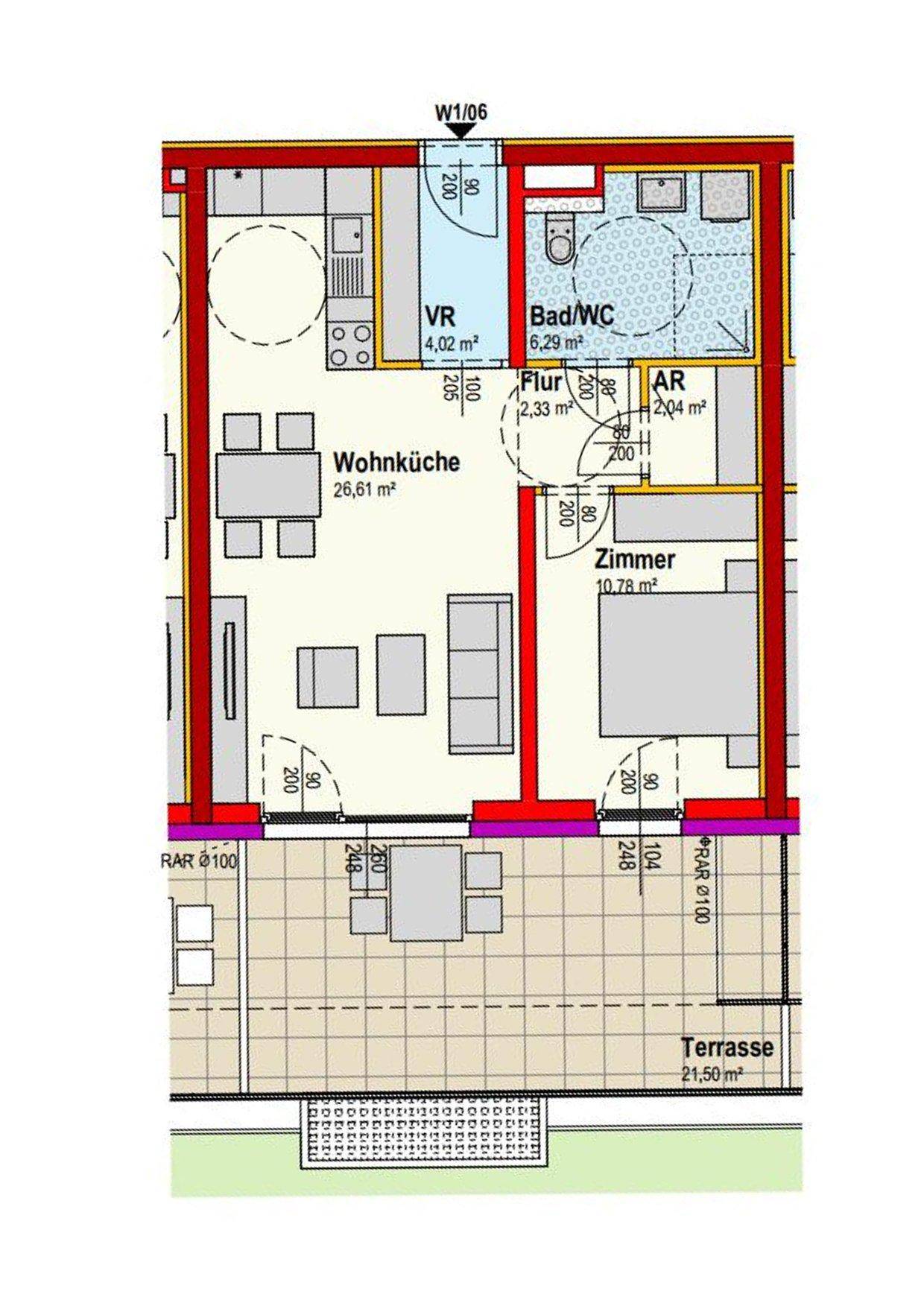 Grundrissplan zeigt eine offene Wohnküche, ein Zimmer, ein Badezimmer und eine Terrasse.