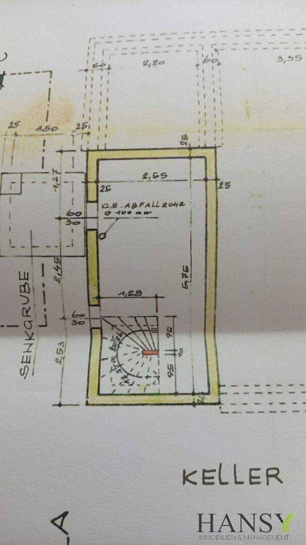 Grundriss des Kellergeschosses mit Treppe und Abstellraum.