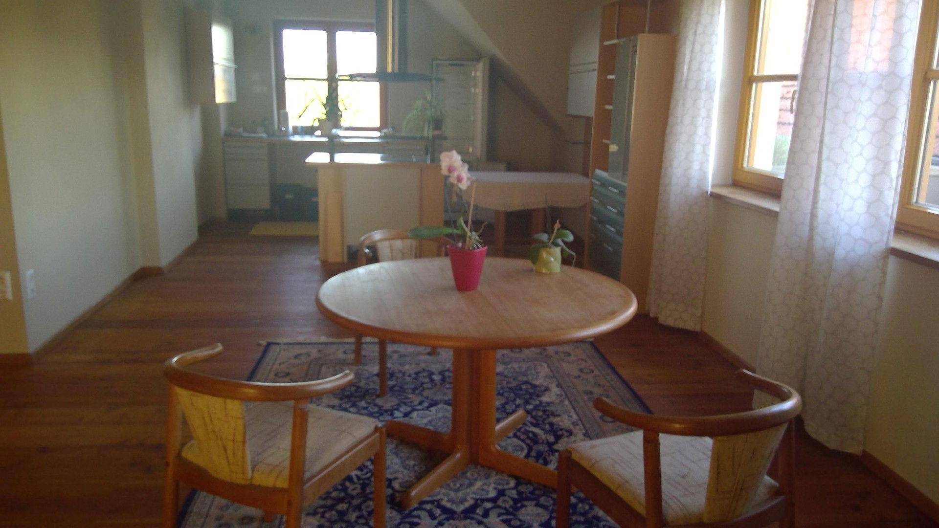 Großes helles Wohnzimmer