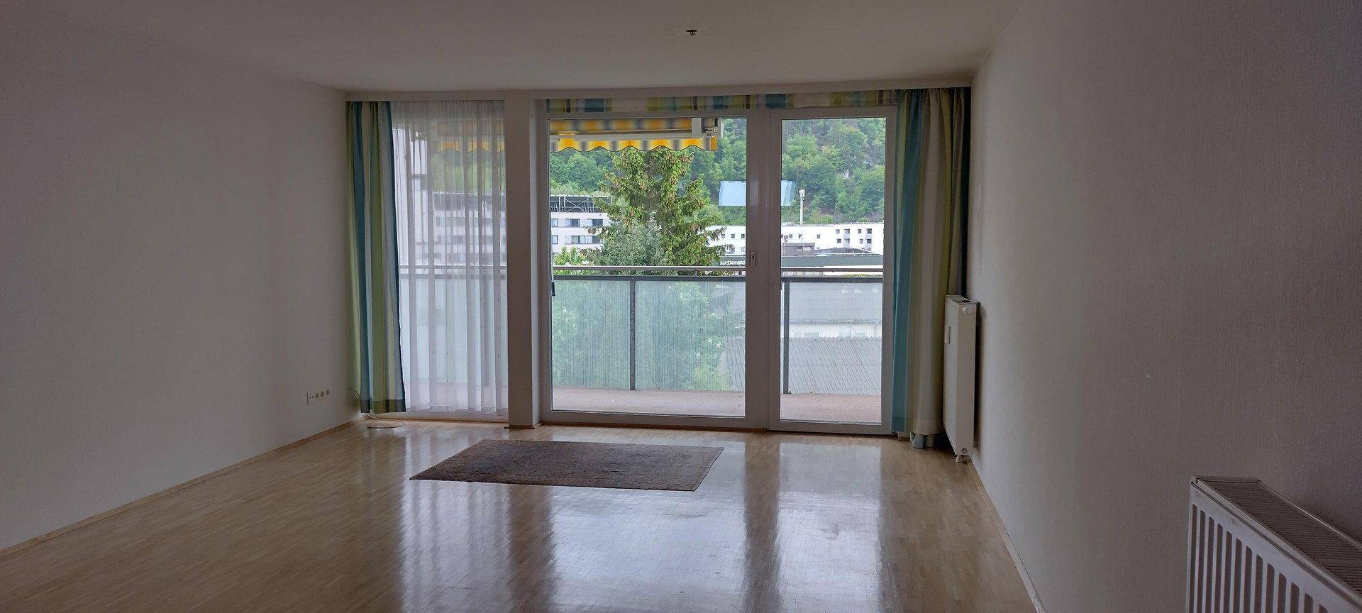 Traumhafte 2 1/2 Zimmer Wohnung in idealer Lage mit TG- und Außen-Stellplatz - Ansicht 3