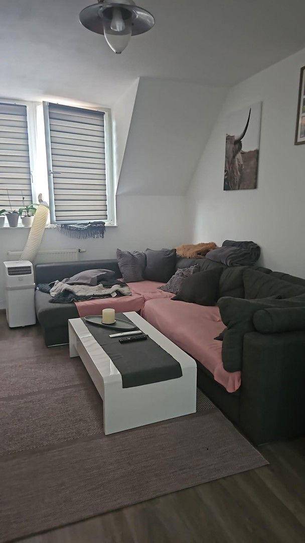 Wohnzimmer links