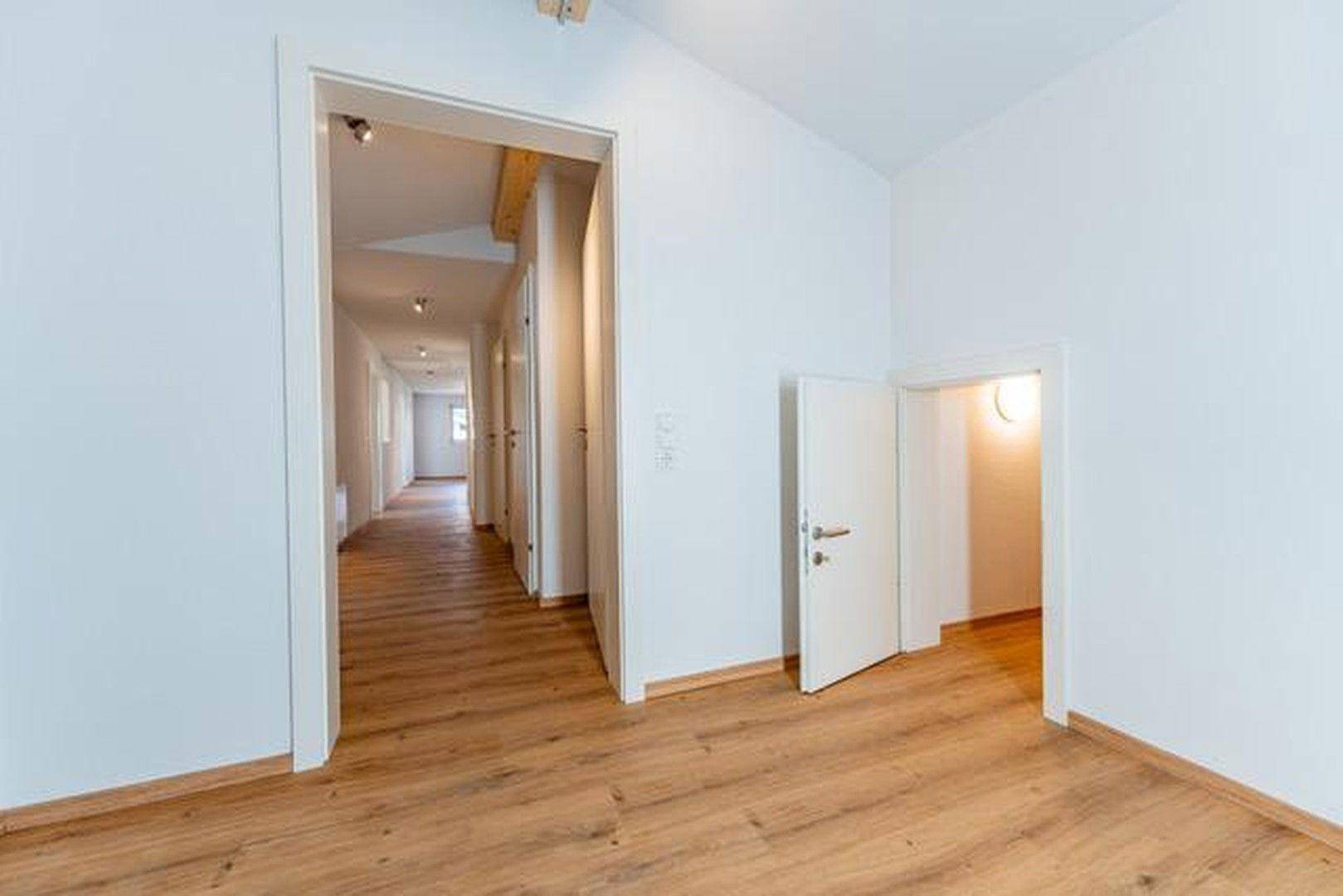 Eingang mit Kofferraum, Gang